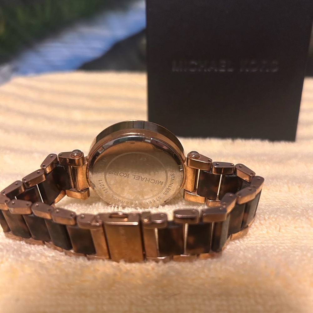 Michael Kors Women’s Watch in Parker Rose and Tortoise Shell - Picture 5 of 7